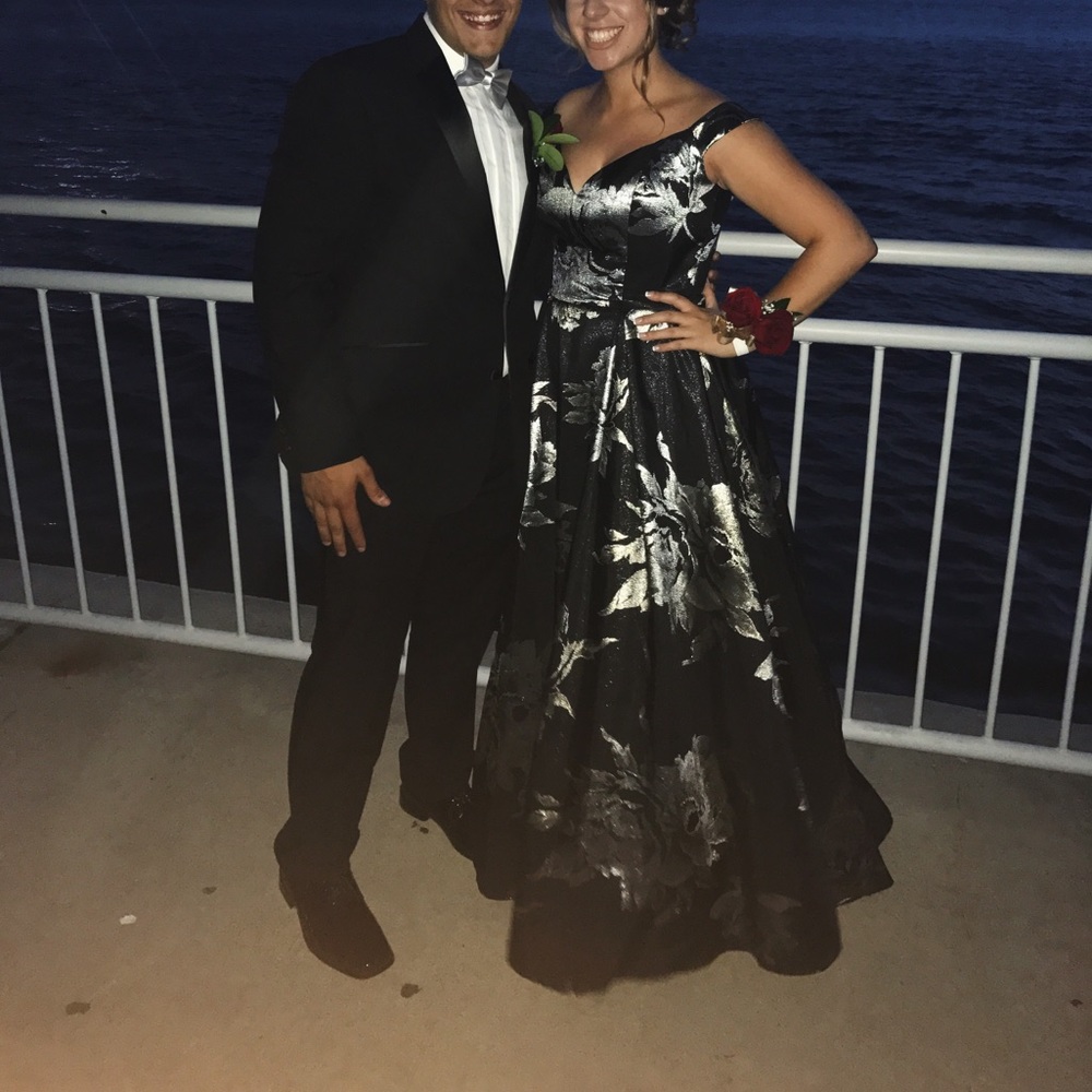 Beautiful Jovani Prom Dress - Picture 2 of 3